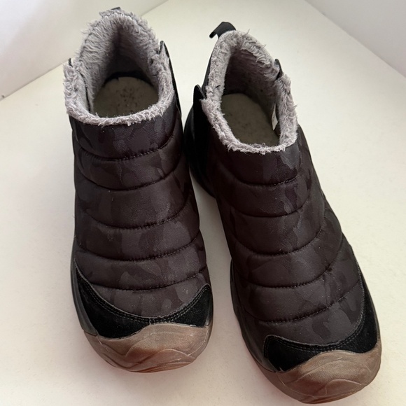 Unisex Outdoor Boots Sturdy, Thick Sole, Size 43 - Picture 1 of 7